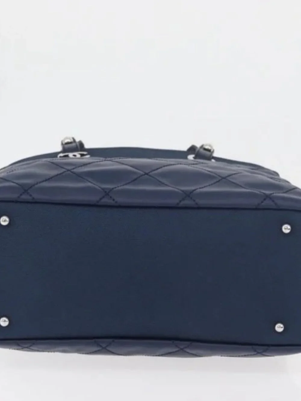CHANEL brand	chanel color	navy